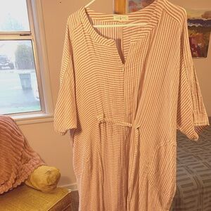 Lovely flowy linen dress
